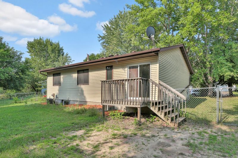 1410 Carriage Hills Dr S, Cambridge, MN 55008