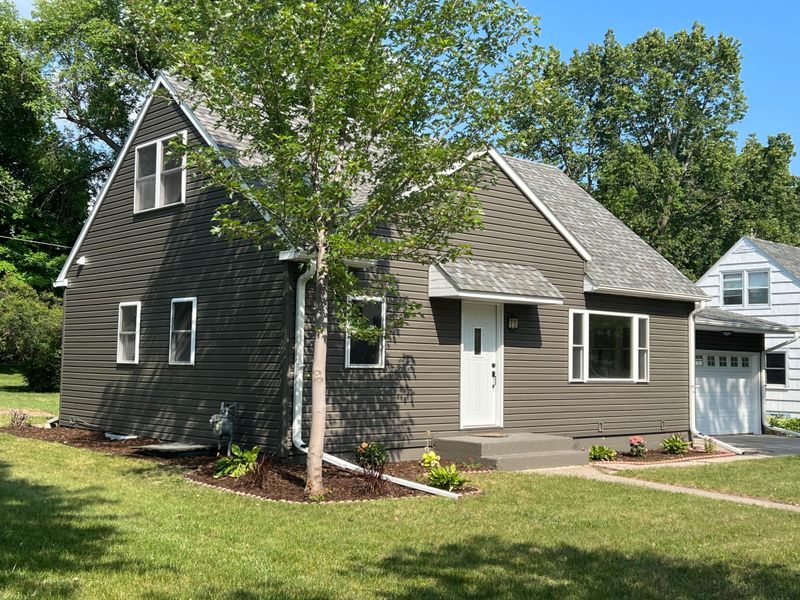 103 S California Ave, Morris, MN 56267