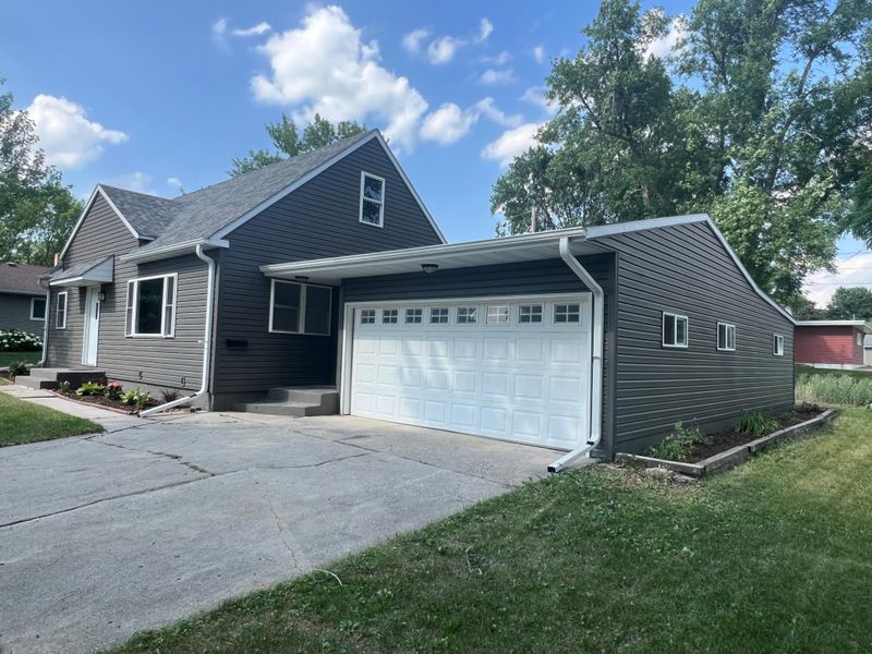 103 S California Ave, Morris, MN 56267