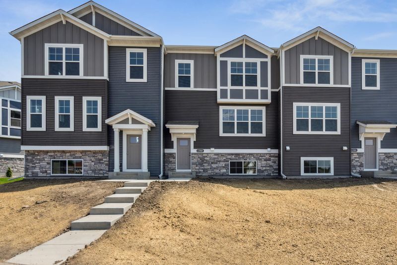 13585 Pine Dr, Rogers, MN 55374