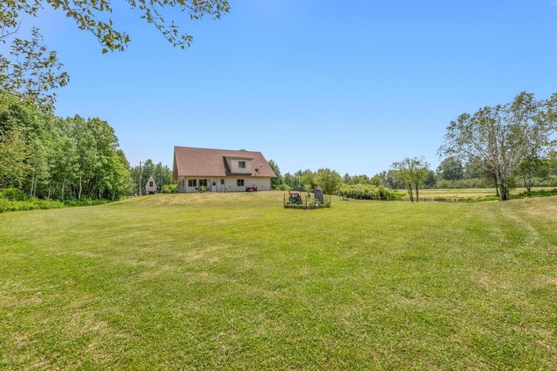 3917 S Barker Rd, Gilbert, MN 55741