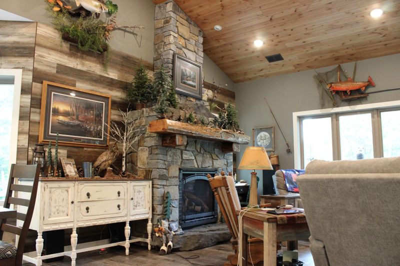 25458 Hazelnut Rd, Nevis, MN 56467
