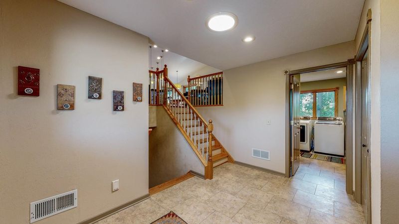 718 S Park Dr, Hastings, MN 55033