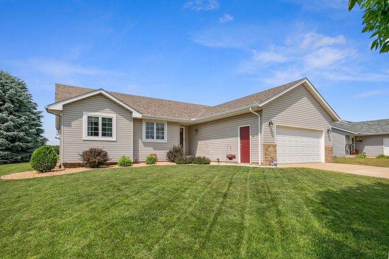 820 Lee St NE, Owatonna, MN 55060