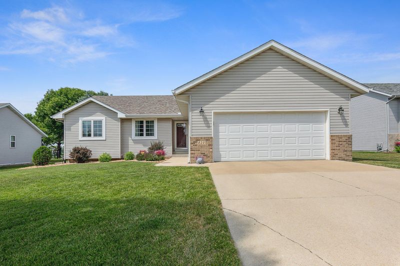820 Lee St NE, Owatonna, MN 55060