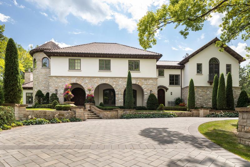 5016 Schaefer Rd, Edina, MN 55436