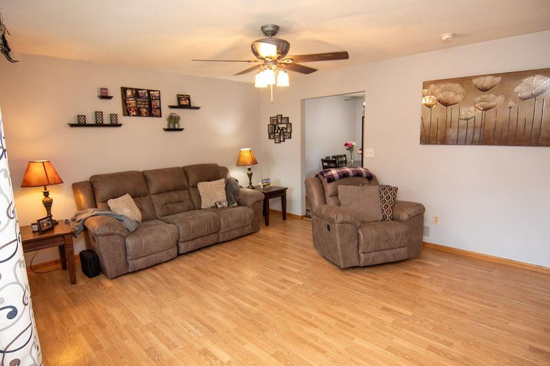 16 Camelot Ln, Mankato, MN 56001
