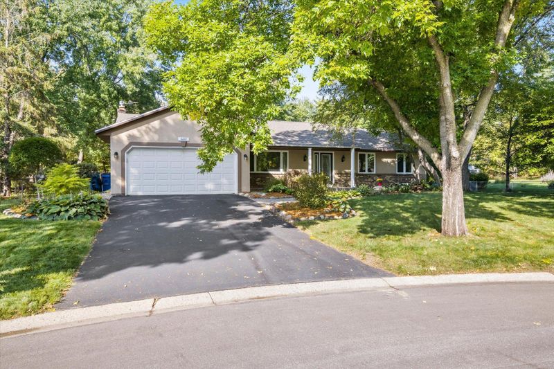 8222 W 103rd Street Cir, Bloomington, MN 55438