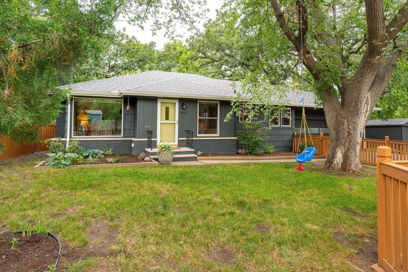 8810 Minnetonka Blvd, Saint Louis Park, MN 55426