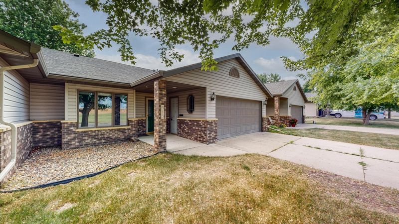 515 Spring St, Kenyon, MN 55946