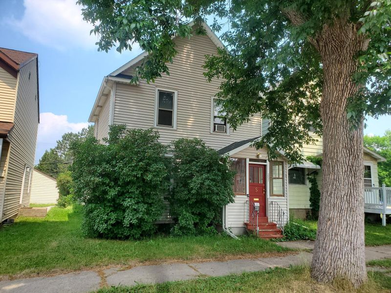 207 4th St N, Virginia, MN 55792