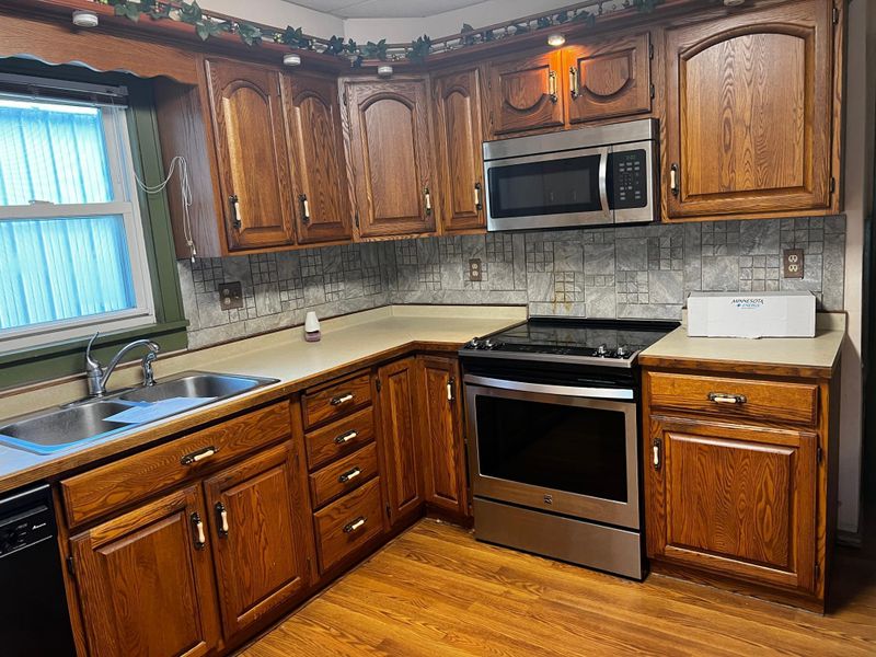 304 8th St, International Falls, MN 56649