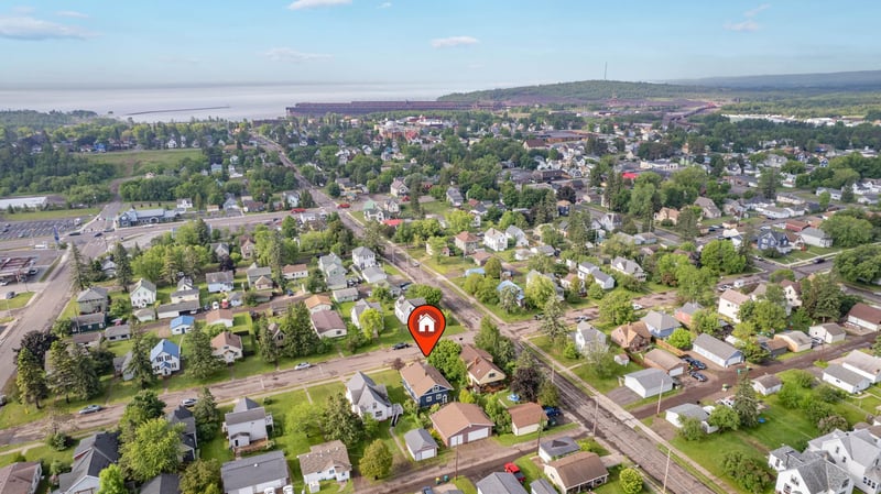 425 9th Ave, Two Harbors, MN 55616
