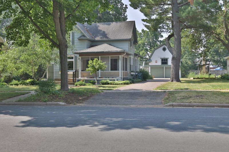 424 E Maple St, River Falls, WI 54022