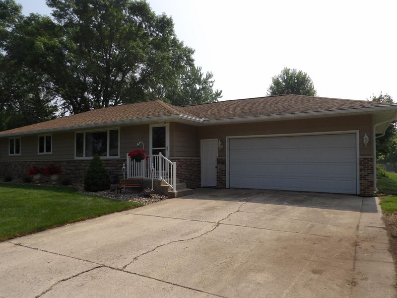 2105 11th St SW, Austin, MN 55912