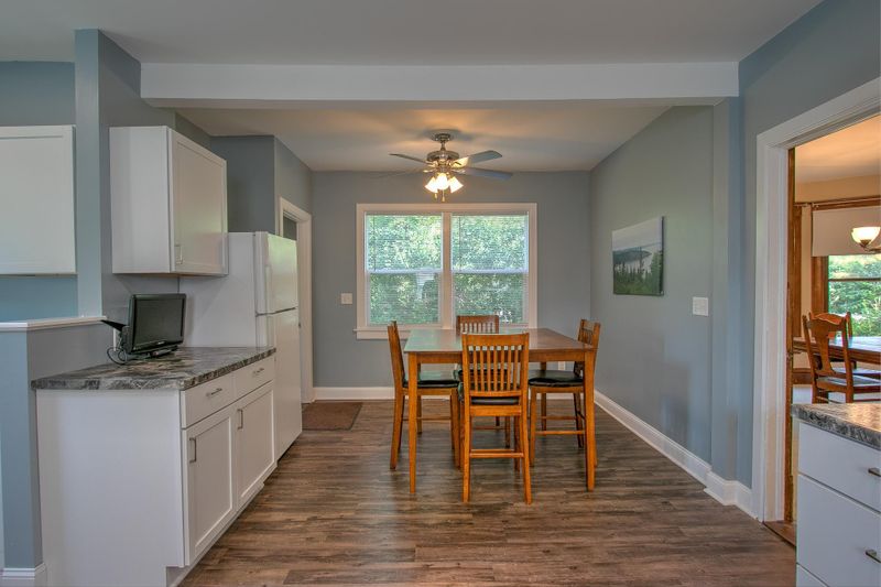 117 Mobeck Ave, Center City, MN 55012