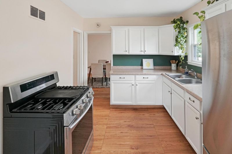 1637 Arlington Ave E, Saint Paul, MN 55106