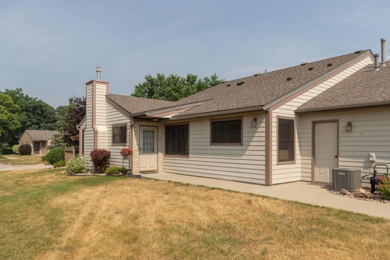 89 Conner Cir SW, Rochester, MN 55902