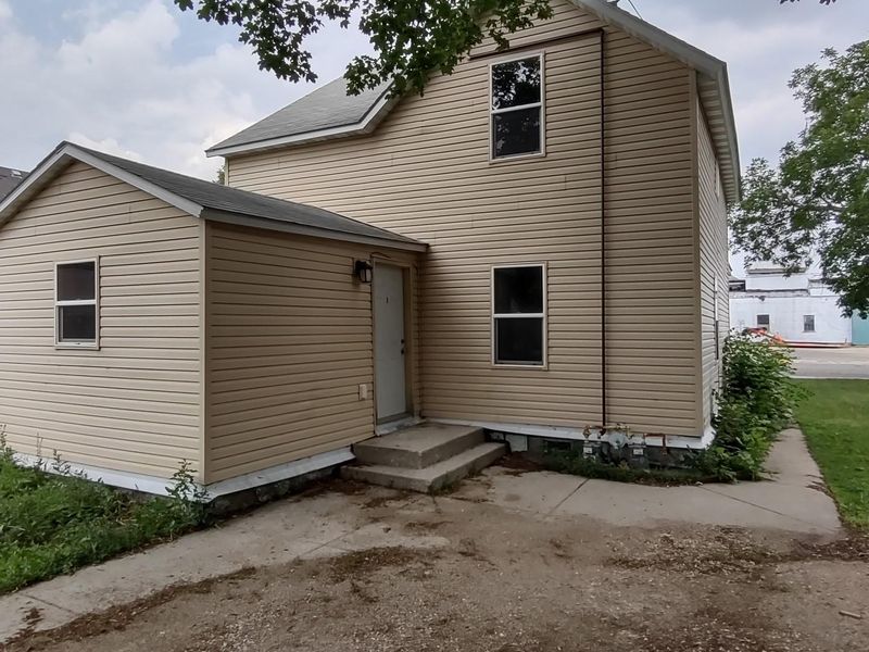 707 Pacific Ave, Morris, MN 56267