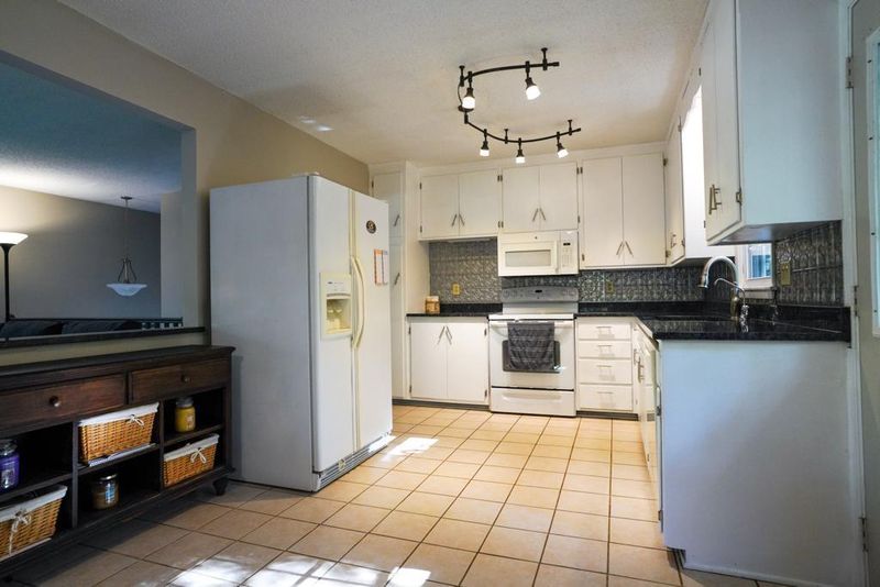 1325 Elsinore Cir, Long Lake, MN 55356