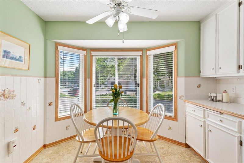 14025 Essex Ct, Apple Valley, MN 55124