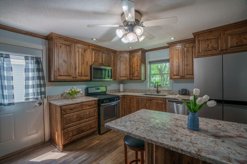 1624 10th Ave NE, Brainerd, MN 56401