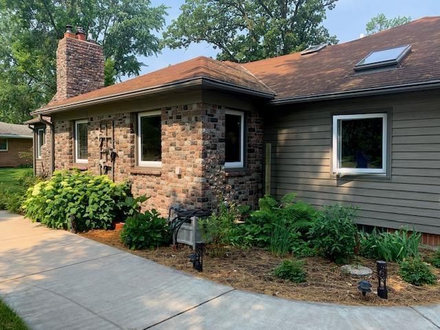 1119 Riverview Dr, Little Falls, MN 56345