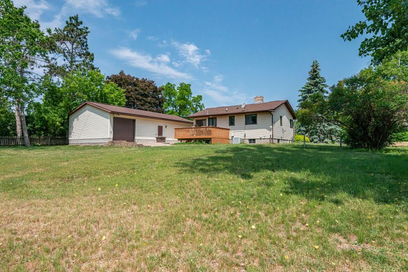 12017 Lindstrom Ln, Lindstrom, MN 55045