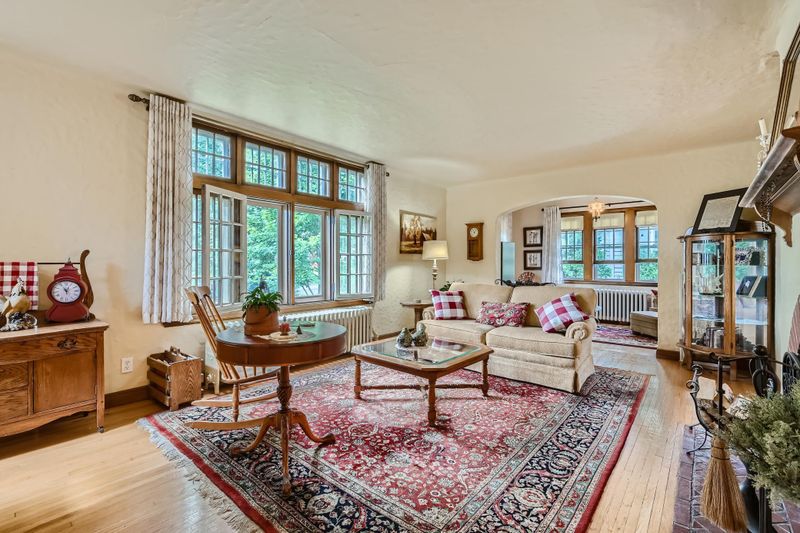 1833 Wellesley Ave, Saint Paul, MN 55105