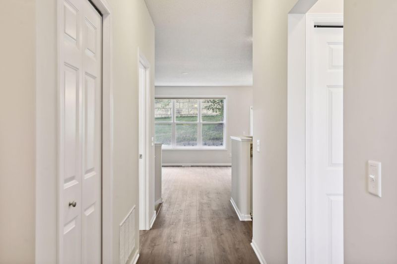 10916 Thone Rg, Woodbury, MN 55129