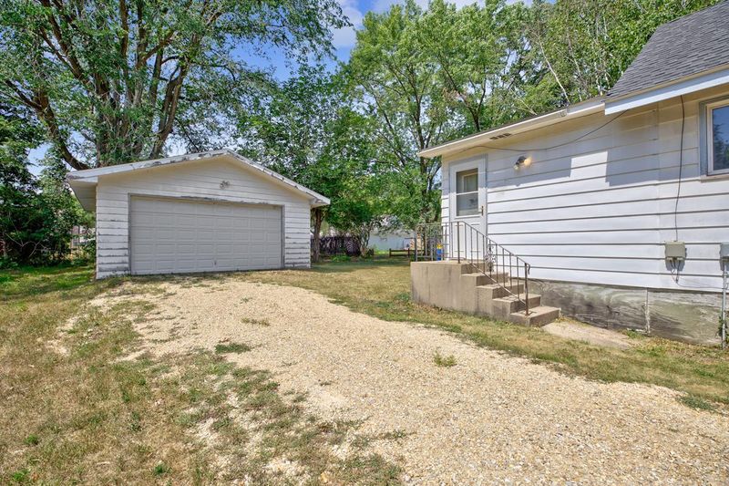 602 Fowler St, Faribault, MN 55021