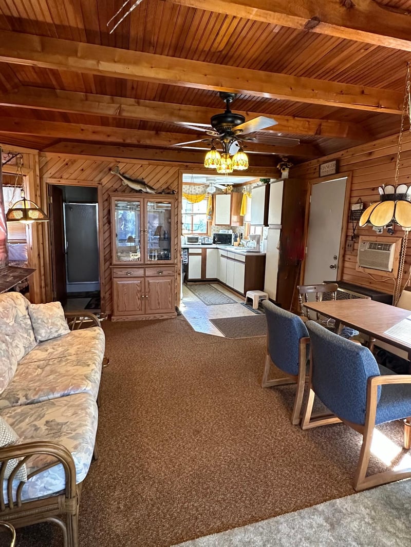 9845 Empire Dr, Kabetogama, MN 56669