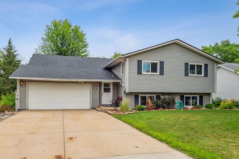 9259 Harkness Ave S, Cottage Grove, MN 55016