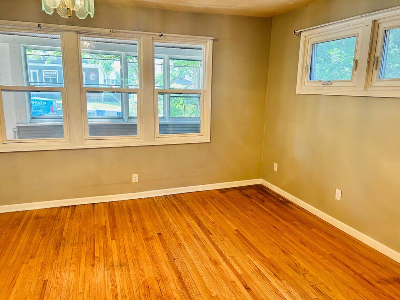 723 4th St E, Saint Paul, MN 55106