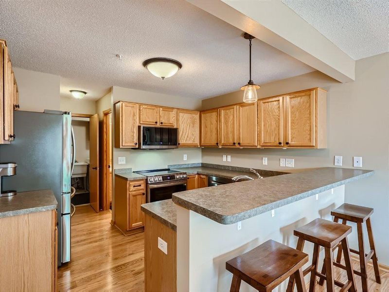 6821 Benton Cir #19, Inver Grove Heights, MN 55076