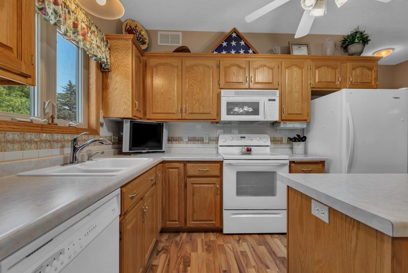 170 6th St, Albany, MN 56307