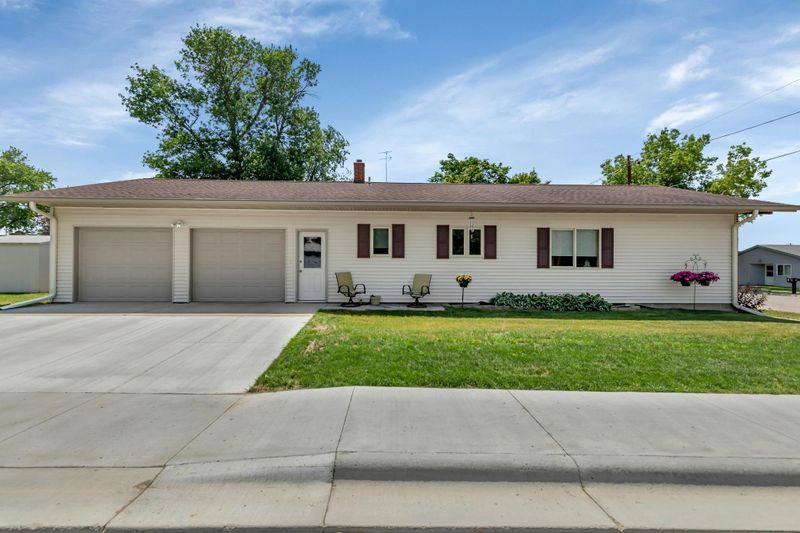 170 6th St, Albany, MN 56307