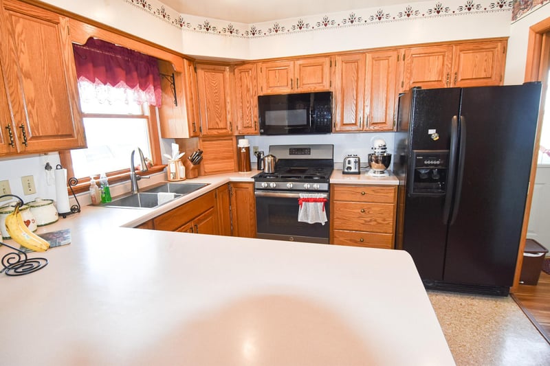 21654 340th Ave NW, Warren, MN 56762