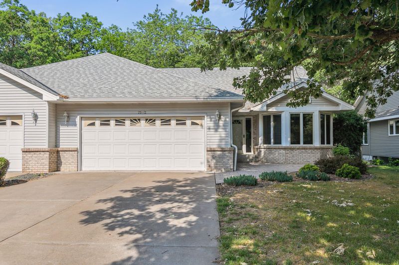 7542 Silver Lake Rd, Mounds View, MN 55112