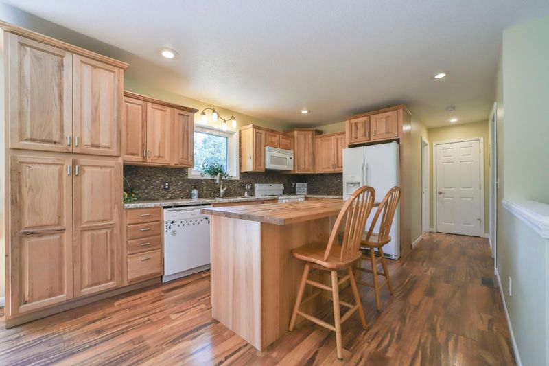 19145 Love Lake Rd, Brainerd, MN 56401