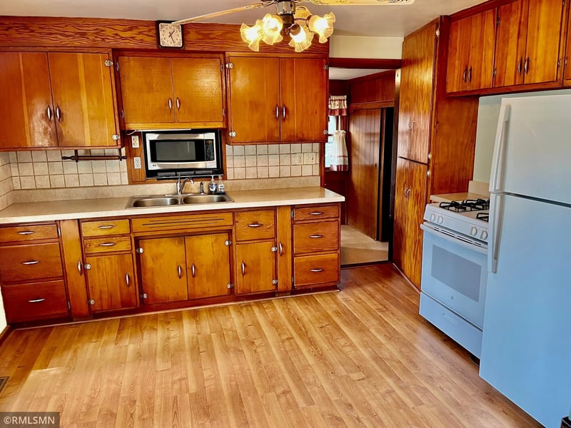 226 E Curran St, Darwin, MN 55324