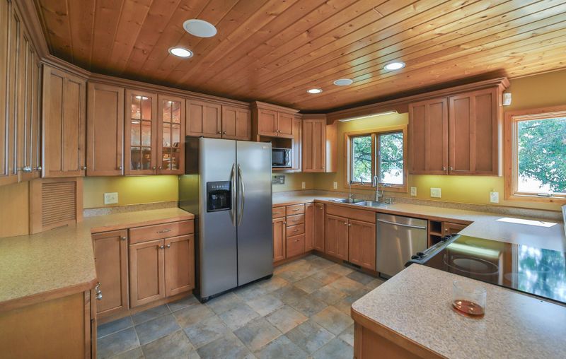 30508 N Lakeview Dr, Breezy Point, MN 56472