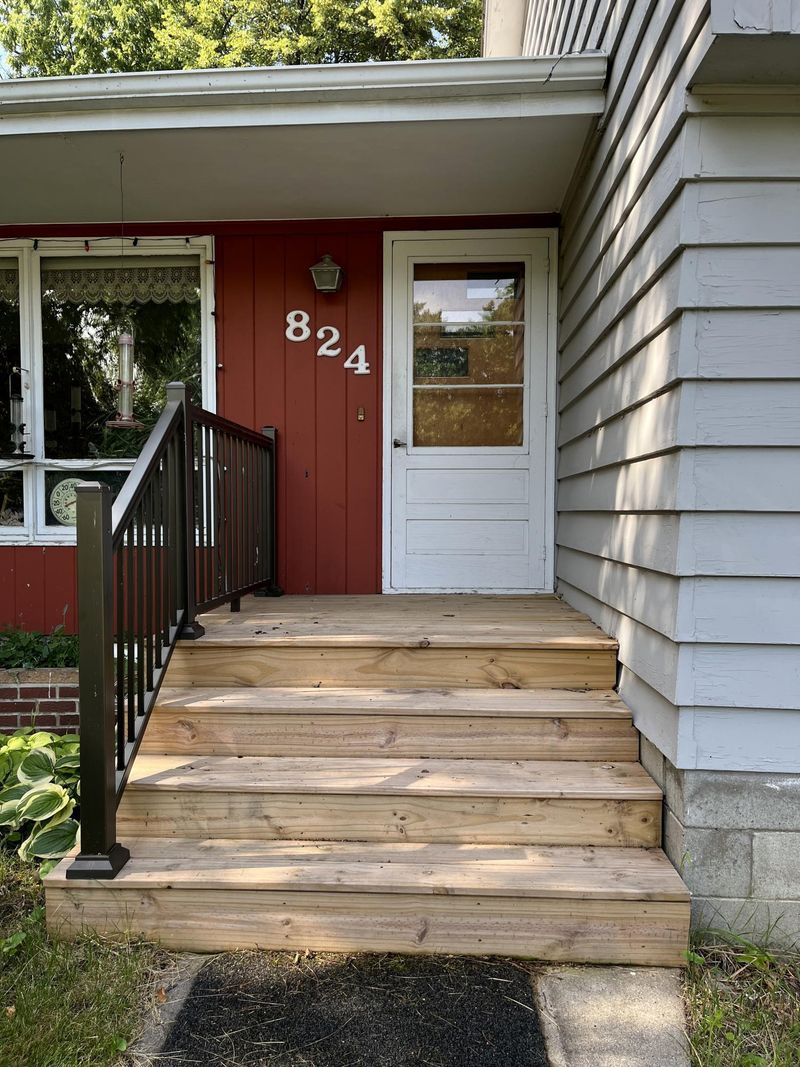 824 Highland Rd, Windom, MN 56101