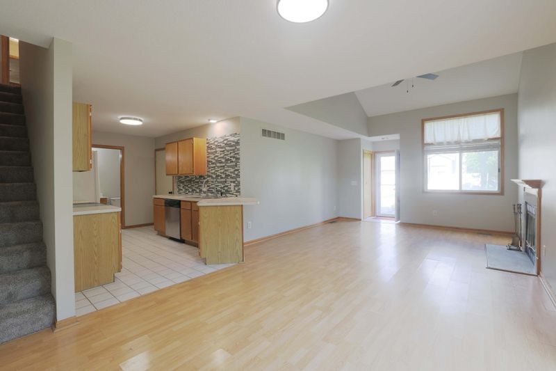 7871 Hemingway Ave, Cottage Grove, MN 55016
