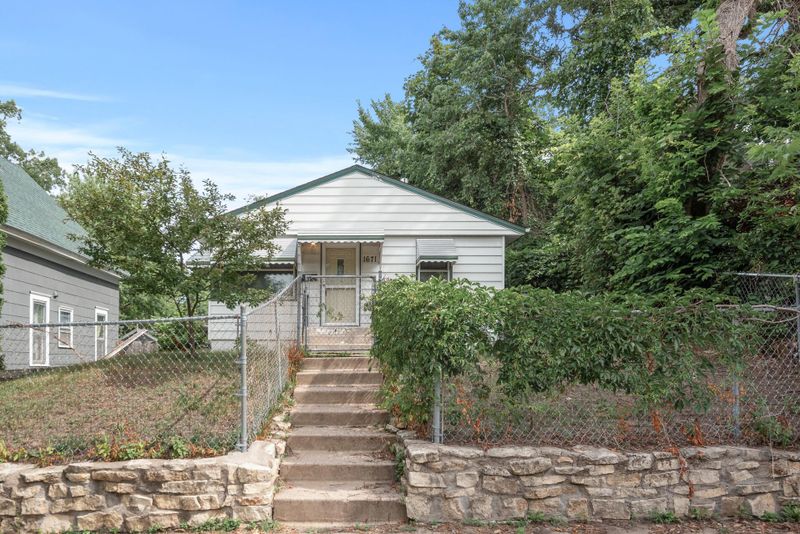 1671 7th St E, Saint Paul, MN 55106