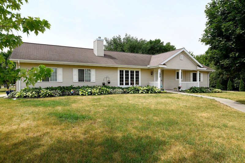 100 11th Ave NE, Waseca, MN 56093