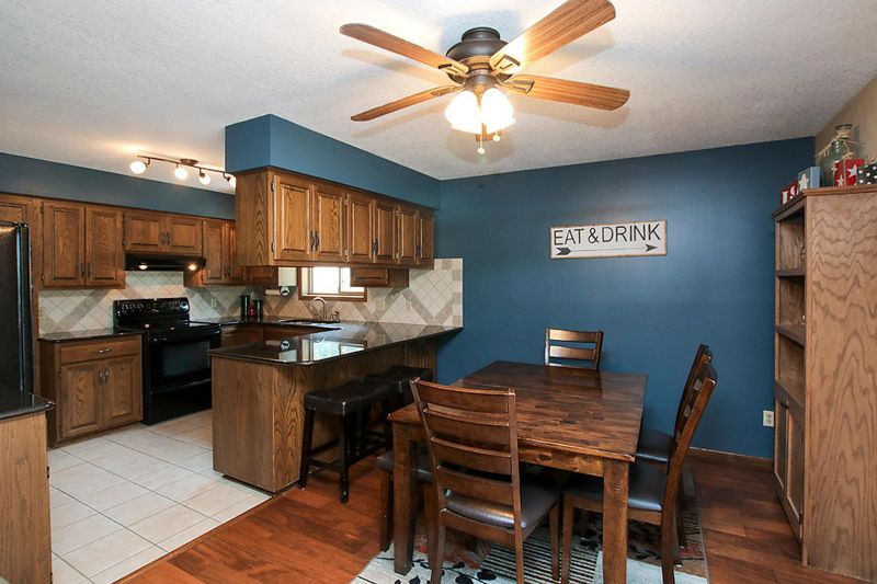 702 S Hubbard Ave, Litchfield, MN 55355