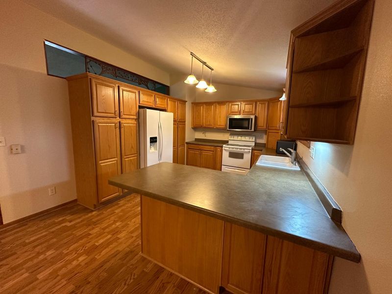 416 Hillcrest Dr SW, Willmar, MN 56201