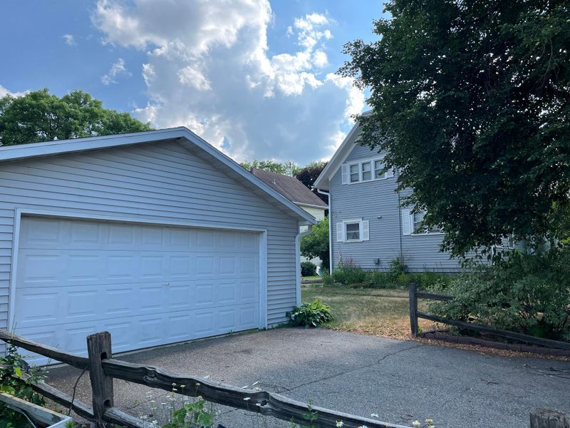 301 1st St SE, Austin, MN 55912