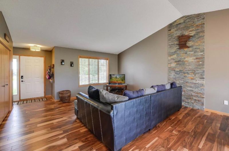 3664 Redford Ln, Monticello, MN 55362